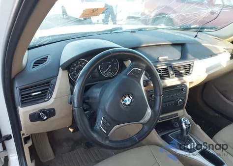 2015 BMW X1 Sdrive28I z USA, uszkodzony, nr VIN WBAVM1C5XFVW58134